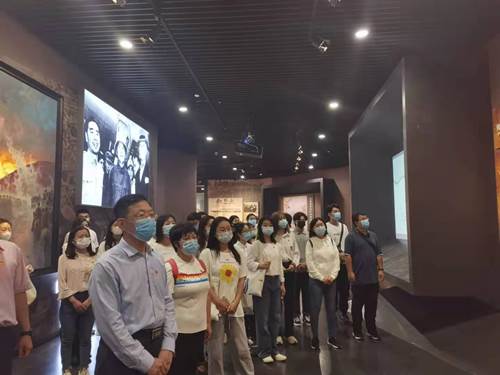 https://www.flc.sdu.edu.cn/__local/8/47/66/1AF4608A5556DF48D7CB5574456_A90BDFD3_1FE32.png